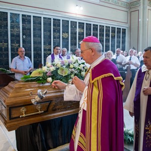 Sprovodni obredi i misa zadušnica za preč. Osrečkog